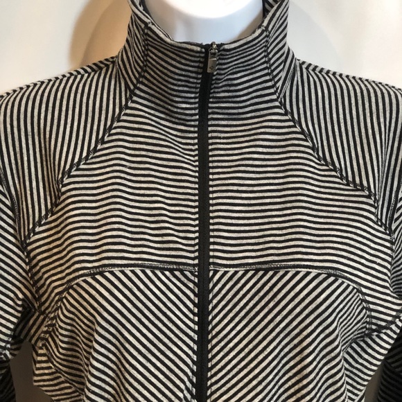 EUC Columbia Black & Gray Pullover Size Medium - Picture 3 of 5